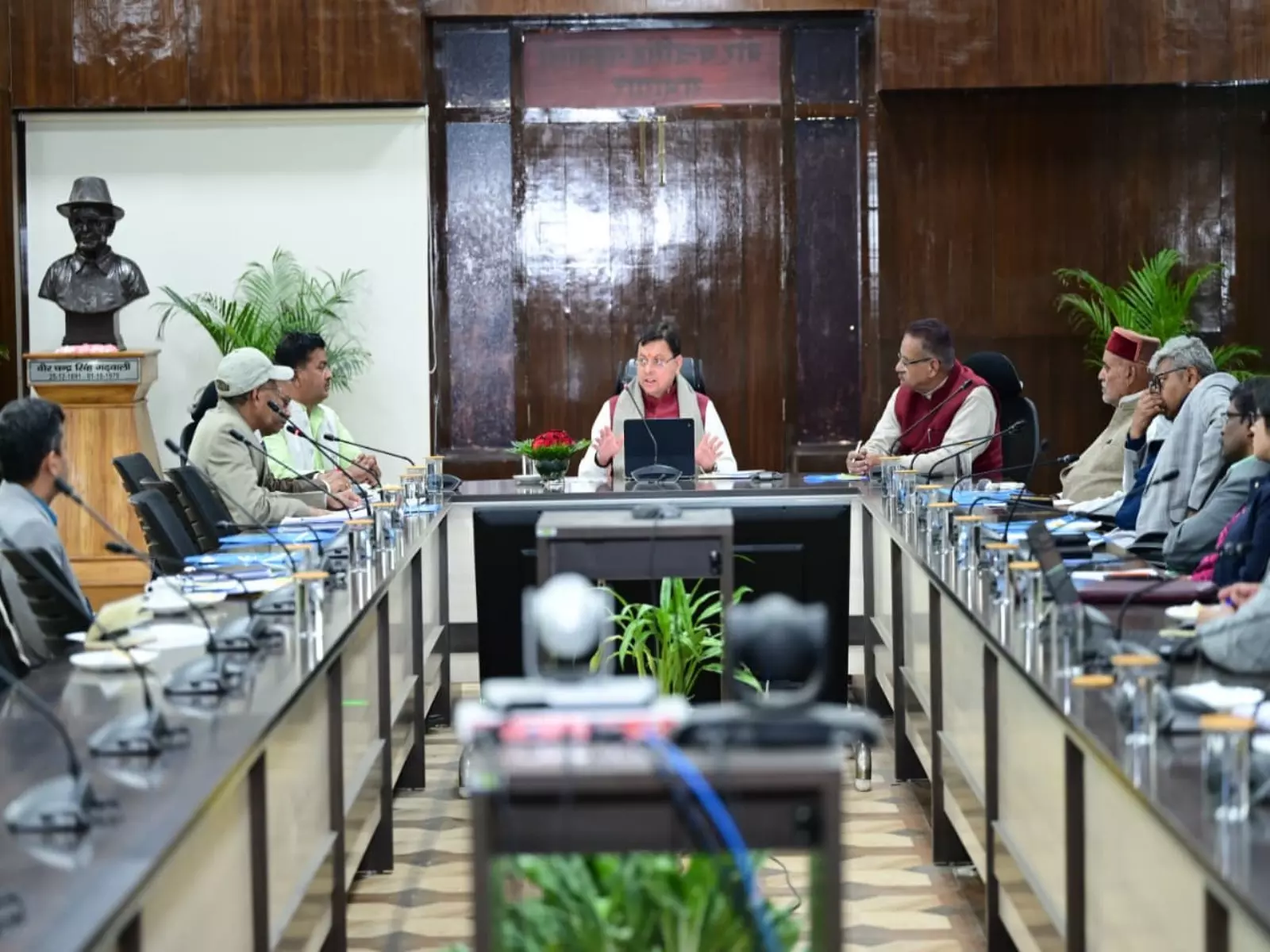 उत्तराखंड के CM धामी ने हर्बल सलाहकार समिति की बैठक को किया संबोधित उत्तराखंड के CM धामी ने हर्बल सलाहकार समिति की बैठक को किया संबोधित