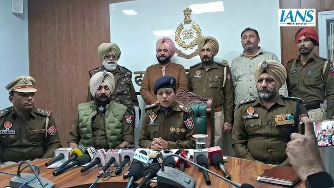 गांव में हुई सनसनीखेज वारदात का पुलिस ने किया खुलासा, तीन मुख्य आरोपियों को गिरफ्तार गांव में हुई सनसनीखेज वारदात का पुलिस ने किया खुलासा, तीन मुख्य आरोपियों को गिरफ्तार