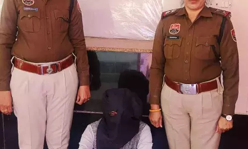 छात्रों पर हमला: प्राइवेट स्कूल का मालिक 3 दिन फरार रहने के बाद गिरफ्तार छात्रों पर हमला: प्राइवेट स्कूल का मालिक 3 दिन फरार रहने के बाद गिरफ्तार