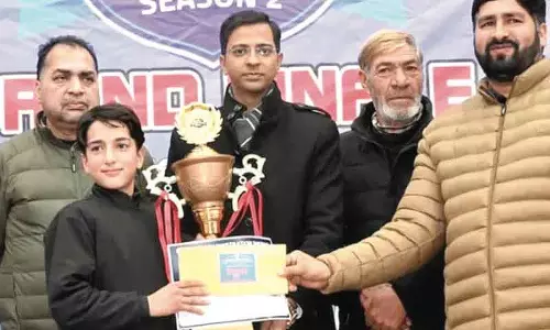 Shopian में शोपियां आइडल का ग्रैंड फिनाले, लोकल टैलेंट की झलक Shopian में शोपियां आइडल का ग्रैंड फिनाले, लोकल टैलेंट की झलक