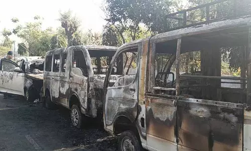 Phagwara में रहस्यमय तरीके से तीन कारों में आग लग गई