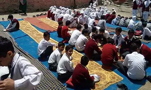 Rajouri में 34 स्कूलों ने मिड-डे मील नियमों का उल्लंघन किया, 2 टीचर सस्पेंड