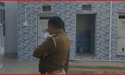 नर्सिंग छात्रा की दिनदहाड़े गला रेतकर हत्या, परिजनों का गुस्सा फूटा, पिता बोले- किडनैप करने के बाद रेप किया फिर हत्या नर्सिंग छात्रा की दिनदहाड़े गला रेतकर हत्या, परिजनों का गुस्सा फूटा, पिता बोले- किडनैप करने के बाद रेप किया फिर हत्या