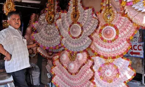 Jalandhar: 10 रुपये के करेंसी नोटों की कालाबाजारी का मामला सामने आया
