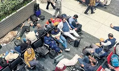 इंडिगो ने Delhi से 235 घरेलू उड़ानें रद्द कीं, IGI एयरपोर्ट पर अफरा-तफरी