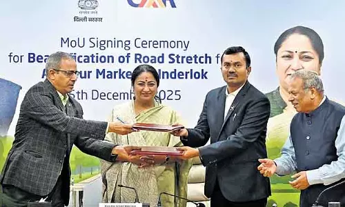 Delhi सरकार ने CSR के तहत सड़कों और फ्लाईओवर के रखरखाव के लिए कंपनियों को शामिल किया
