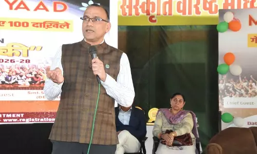 DC ने भुना के छात्रों को सिविल सेवा परीक्षा पास करने के बारे में गाइड किया