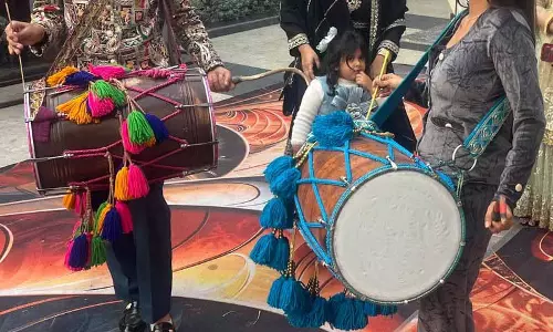 Ludhiana: संगीतकारों की गर्वित बेटी, निशु का लक्ष्य इस पेशे को नई ऊंचाइयों पर ले जाना है Ludhiana: संगीतकारों की गर्वित बेटी, निशु का लक्ष्य इस पेशे को नई ऊंचाइयों पर ले जाना है