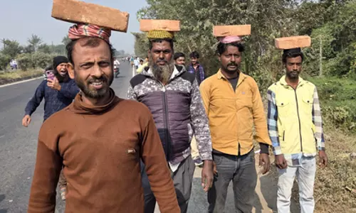 Murshidabad में हाई अलर्ट, ऑनलाइन प्रोपेगैंडा पर एजेंसियों की कड़ी नज़र