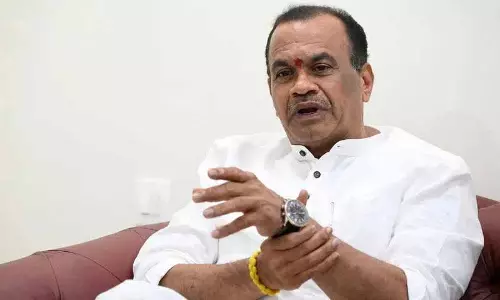 Komatireddy Venkat Reddy ने पवन कल्याण से माफी मांगने की मांग वापस ले ली