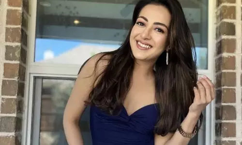 Catherine Tresa जेसन संजय की सिग्मा में एक स्पेशल गाने के लिए लिया गया Catherine Tresa जेसन संजय की सिग्मा में एक स्पेशल गाने के लिए लिया गया