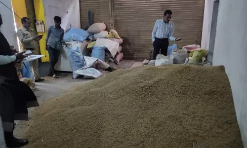 कोचिये और बिचौलिए में हड़कंप, अवैध धान जब्त