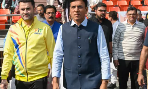 साइकिल रैली के जरिए भारत में कॉमनवेल्थ गेम्स की मेज़बानी का जश्न मनाया गया साइकिल रैली के जरिए भारत में कॉमनवेल्थ गेम्स की मेज़बानी का जश्न मनाया गया