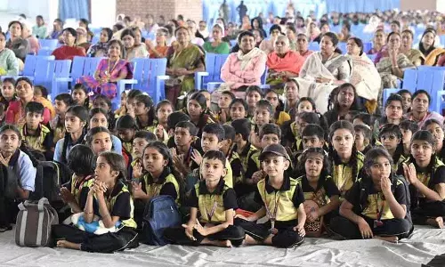 गीतोपदेश शिखर सम्मेलन में 2,500 से अधिक Telangana छात्र कान्हा शांति वनम की ओर आकर्षित हुए गीतोपदेश शिखर सम्मेलन में 2,500 से अधिक Telangana छात्र कान्हा शांति वनम की ओर आकर्षित हुए
