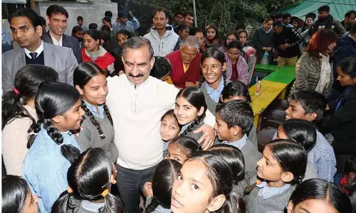 CM ने छात्रों की 14 दिसंबर का क्रिकेट मैच देखने की इच्छा पूरी करने का वादा किया