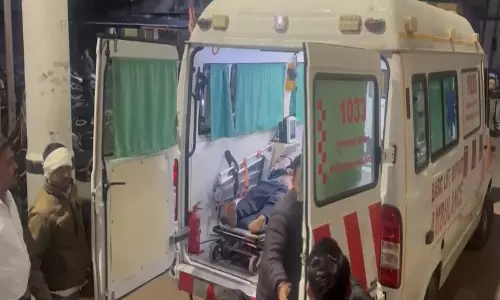 Madhya Pradesh: ट्रक और कार की टक्कर में पांच लोगों की मौत, दो घायल