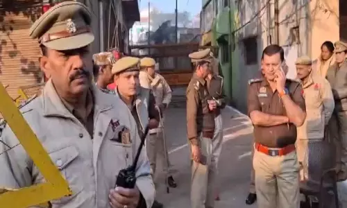 बाबरी मस्जिद विध्वंस की बरसी पर Mathura में सुरक्षा बढ़ा दी गई बाबरी मस्जिद विध्वंस की बरसी पर Mathura में सुरक्षा बढ़ा दी गई