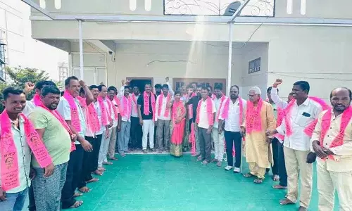 कम्मारेड्डीपल्ली के कांग्रेस नेता BRS में शामिल हुए
