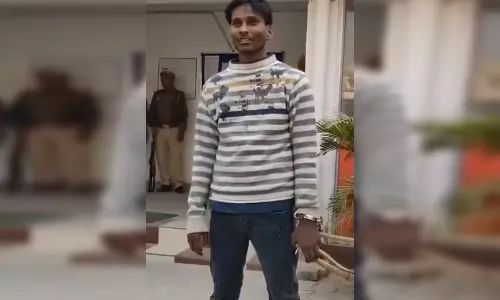 ये गिरफ्तार आशिक चर्चा में है...पुलिस को एक साल से थी तलाश ये गिरफ्तार आशिक चर्चा में है...पुलिस को एक साल से थी तलाश