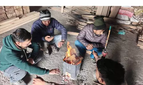 कश्मीर में ठंड के हालात बेहतर हुए, Srinagar में 0.4 डिग्री सेल्सियस तापमान दर्ज किया