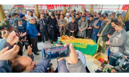 शेख अब्दुल्ला आत्मनिर्भरता, न्याय और शांति के पक्षधर थे: Omar शेख अब्दुल्ला आत्मनिर्भरता, न्याय और शांति के पक्षधर थे: Omar