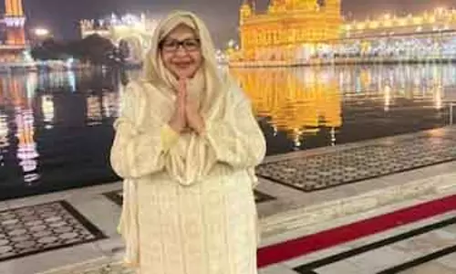 Helen ने अमृतसर के गोल्डन टेम्पल से साझा किए आशीर्वाद और खूबसूरत पल Helen ने अमृतसर के गोल्डन टेम्पल से साझा किए आशीर्वाद और खूबसूरत पल