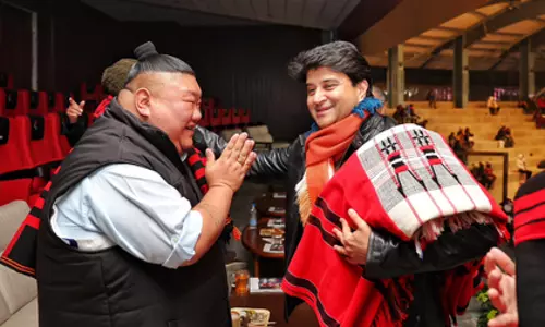 हॉर्नबिल फेस्टिवल Nagaland के दिल में दुनिया का करता है स्वागत