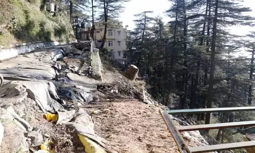 4 महीने बाद भी, Himachal में जाखू कॉलोनी अभी भी कटी हुई है