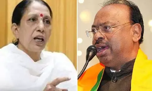Bawankule ने कुंभारे को 5 करोड़ का नोटिस भेजा, माफी मांगने की मांग की