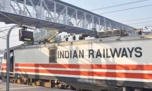 इंडिगो संकट के बीच भारतीय रेलवे तैयार, कई स्पेशल ट्रेनों की सूची जारी इंडिगो संकट के बीच भारतीय रेलवे तैयार, कई स्पेशल ट्रेनों की सूची जारी