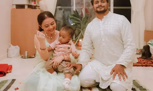 सपनों का घर, असली खुशी: गृह प्रवेश के दौरान भावुक हुईं Devoleena सपनों का घर, असली खुशी: गृह प्रवेश के दौरान भावुक हुईं Devoleena