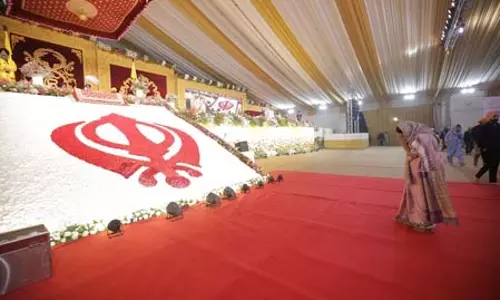 सीएम रेखा गुप्ता कैबिनेट संग 8 दिसंबर को श्री हरमंदिर साहिब में टेकेंगी मत्था