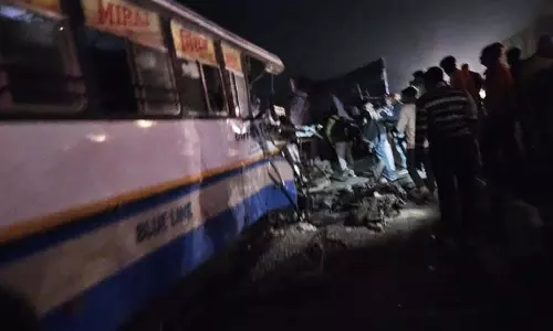 बायपास पर रोडवेज बस और ट्रेलर की टक्कर, 10-15 घायल