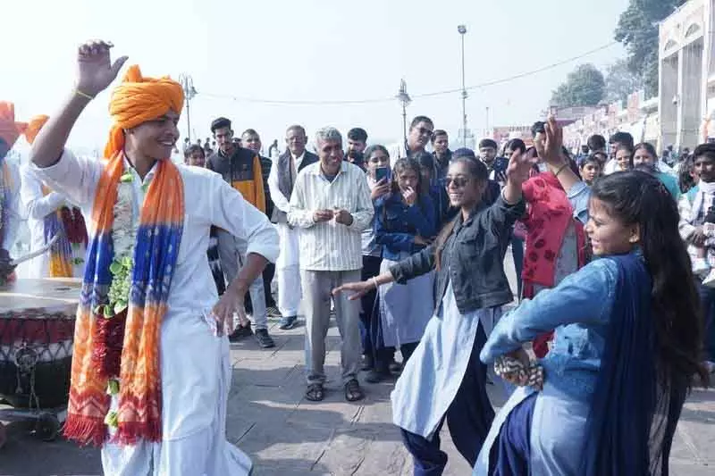 Kurukshetra के ब्रह्म सरोवर पर गीता महोत्सव का समापन Kurukshetra के ब्रह्म सरोवर पर गीता महोत्सव का समापन