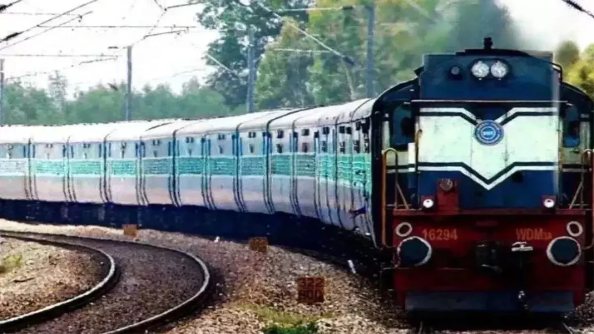 Bhopal: स्पेशल ट्रेनों के रूट व टाइमिंग का ऐलान Bhopal: स्पेशल ट्रेनों के रूट व टाइमिंग का ऐलान