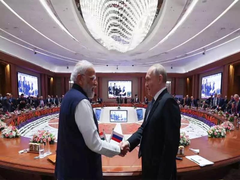 India and Russia ने 2030 तक आर्थिक सहयोग कार्यक्रम पर सहमति जताई India and Russia ने 2030 तक आर्थिक सहयोग कार्यक्रम पर सहमति जताई
