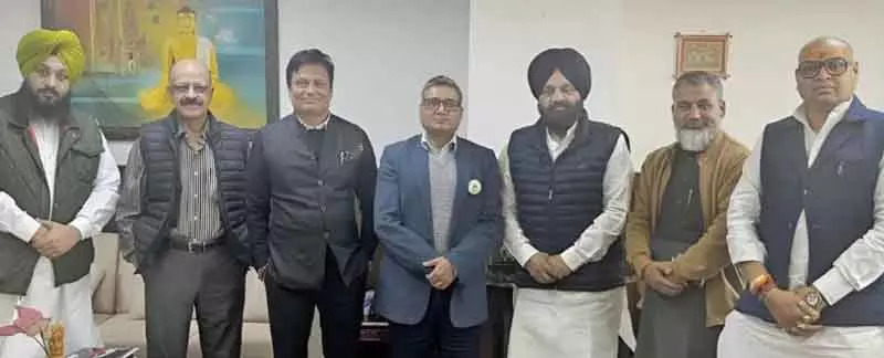 राजनीतिक विश्लेषक जावेद इकबाल शाह ने केंद्रीय अल्पसंख्यक मामलों के सचिव से मुलाकात की राजनीतिक विश्लेषक जावेद इकबाल शाह ने केंद्रीय अल्पसंख्यक मामलों के सचिव से मुलाकात की