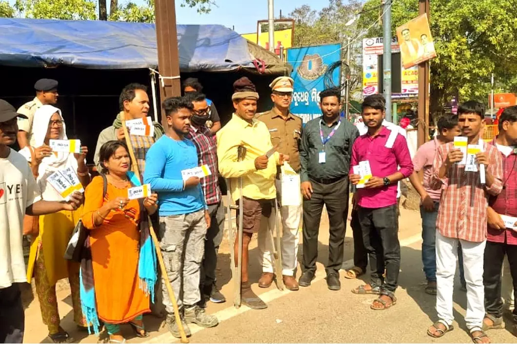 Odisha: बाराबती स्टेडियम में भारत-अफ्रीका T20 मैच से पहले सुरक्षा बढ़ा दी गई Odisha: बाराबती स्टेडियम में भारत-अफ्रीका T20 मैच से पहले सुरक्षा बढ़ा दी गई