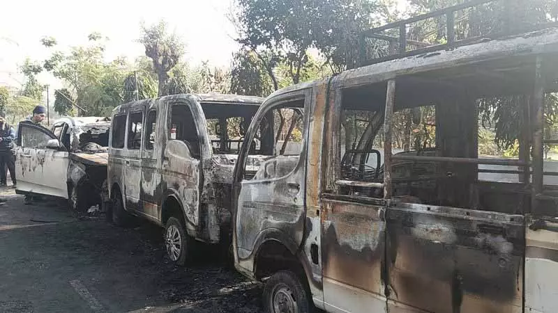 Phagwara में रहस्यमय तरीके से तीन कारों में आग लग गई Phagwara में रहस्यमय तरीके से तीन कारों में आग लग गई