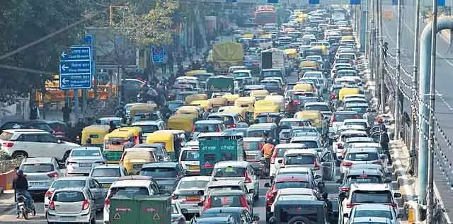 पुतिन के दौरे के बीच लुटियंस Delhi और दक्षिण-पश्चिमी हिस्सों में भारी ट्रैफिक जाम पुतिन के दौरे के बीच लुटियंस Delhi और दक्षिण-पश्चिमी हिस्सों में भारी ट्रैफिक जाम