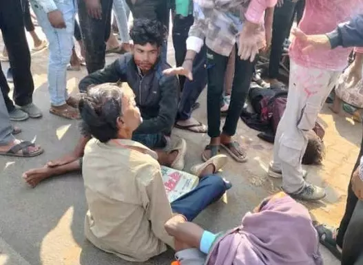 जांजगीर और कवर्धा में सड़क हादसे, एक की मौत और कई घायल जांजगीर और कवर्धा में सड़क हादसे, एक की मौत और कई घायल