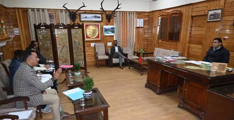 जेटी अपग्रेड और नए डॉकयार्ड से जल्द ही चमेरा झील में सुरक्षित बोटिंग सुनिश्चित होगी: DC जेटी अपग्रेड और नए डॉकयार्ड से जल्द ही चमेरा झील में सुरक्षित बोटिंग सुनिश्चित होगी: DC