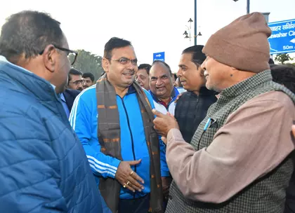 राजस्थान CM का सरप्राइज़ विज़िट: मॉर्निंग वॉक करने वालों के बीच पहुंचे राजस्थान CM का सरप्राइज़ विज़िट: मॉर्निंग वॉक करने वालों के बीच पहुंचे