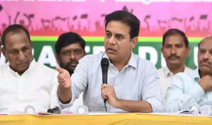 आइए लड़ाई यहीं से शुरू करते हैं.. नए लेबर कोड पर KTR का झंडा आइए लड़ाई यहीं से शुरू करते हैं.. नए लेबर कोड पर KTR का झंडा
