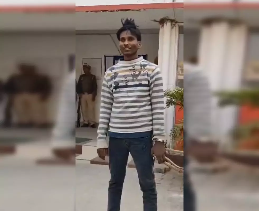 ये गिरफ्तार आशिक चर्चा में है...पुलिस को एक साल से थी तलाश ये गिरफ्तार आशिक चर्चा में है...पुलिस को एक साल से थी तलाश