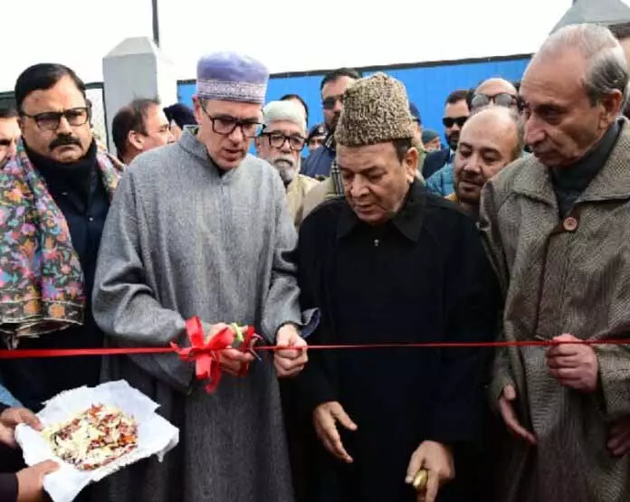 CM ने बडगाम में 75 करोड़ रुपये की परियोजनाओं का उद्घाटन किया CM ने बडगाम में 75 करोड़ रुपये की परियोजनाओं का उद्घाटन किया