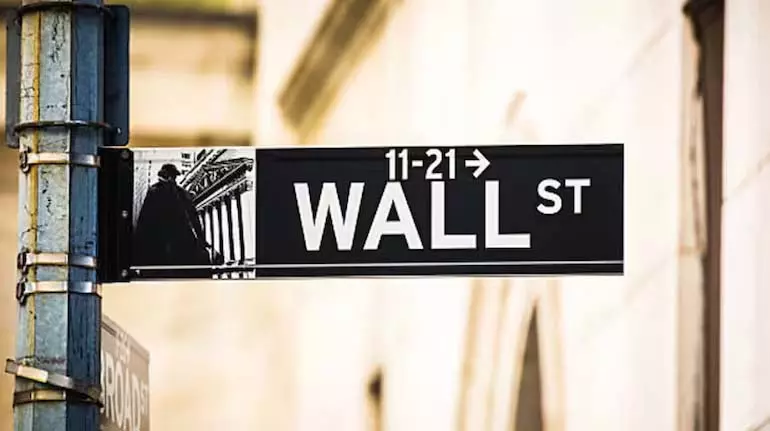 Wall Street मामूली बढ़त के साथ बंद हुआ, फेड द्वारा ब्याज दर में कटौती की उम्मीदें बनी हुई Wall Street मामूली बढ़त के साथ बंद हुआ, फेड द्वारा ब्याज दर में कटौती की उम्मीदें बनी हुई