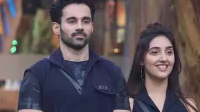 Bigg Boss 19: अभिषेक बजाज फिनाले सेट पर पहुंचे, फैंस को मिला अभिनूर परफॉर्मेंस का हिंट Bigg Boss 19: अभिषेक बजाज फिनाले सेट पर पहुंचे, फैंस को मिला अभिनूर परफॉर्मेंस का हिंट