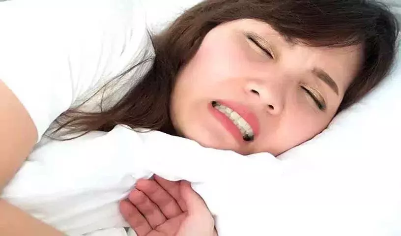 Bruxism नींद में दांत पीसना यह क्यों होता है और इसके लिए क्या करें Bruxism नींद में दांत पीसना यह क्यों होता है और इसके लिए क्या करें