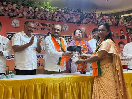 वसई-विरार महापालिका पर कमल खिलाने का संकल्प, विखे पाटील ने कार्यकर्ताओं में भरी हुंकार वसई-विरार महापालिका पर कमल खिलाने का संकल्प, विखे पाटील ने कार्यकर्ताओं में भरी हुंकार